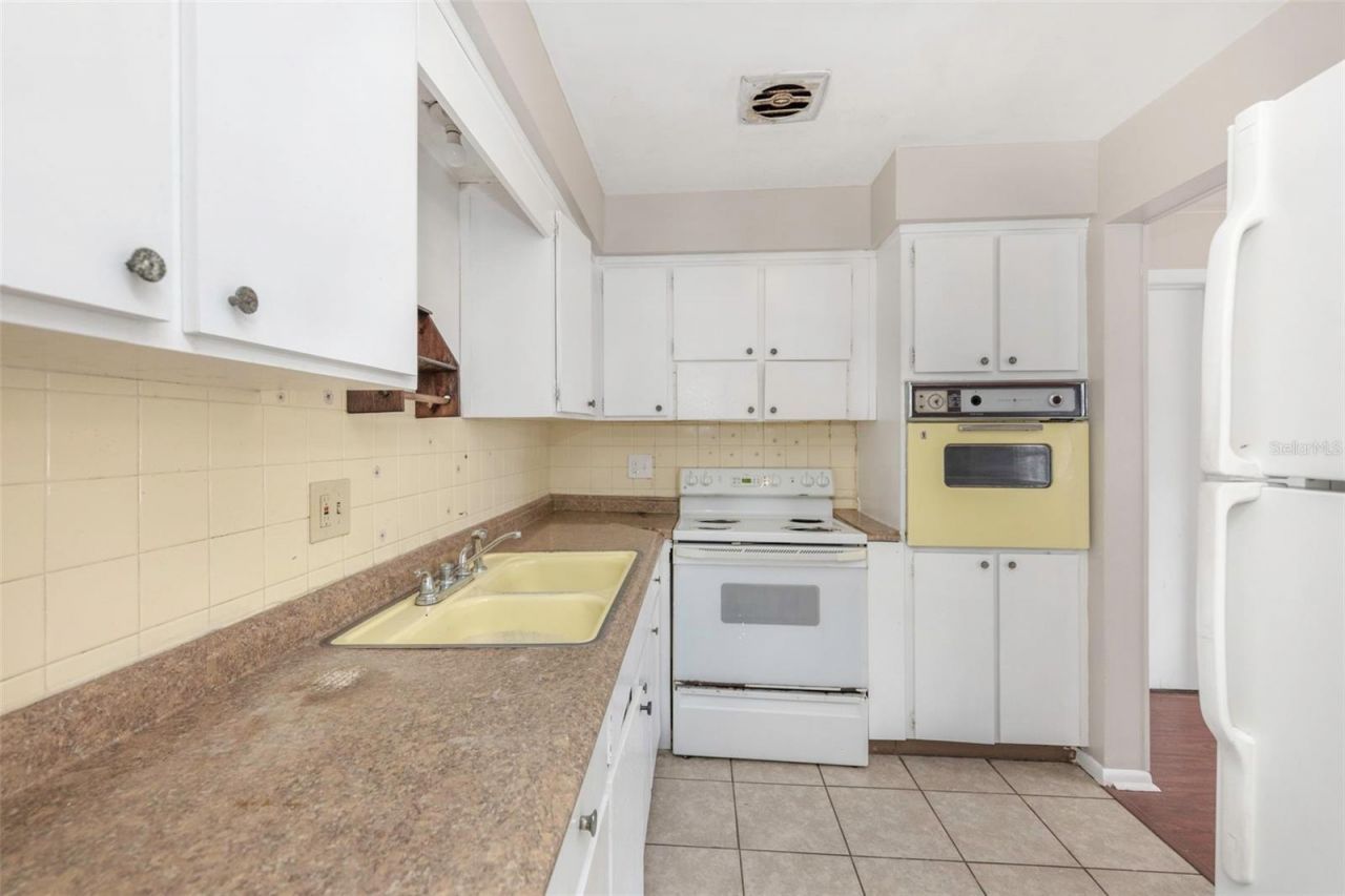 2423 Auburn Street S, Saint Petersburg, FL 33712 Photo