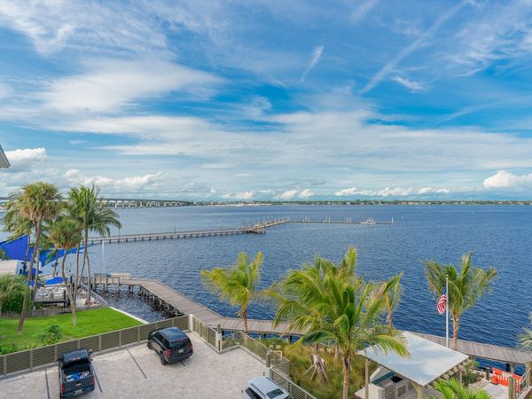 41 SW Seminole Street, Unit 204, Stuart, FL 34994