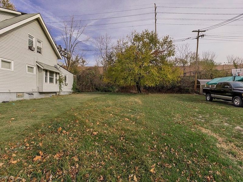 821 E 131st Street, Cleveland, OH 44108 Photo 2
