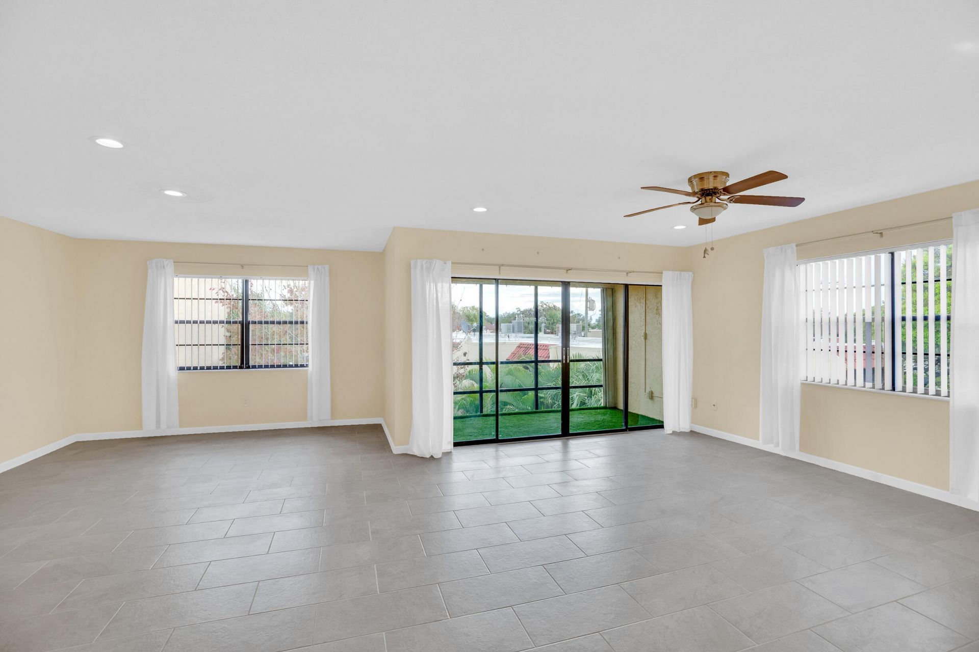 2050 Oleander Boulevard, Unit 5-301, Fort Pierce, FL 34950 Photo