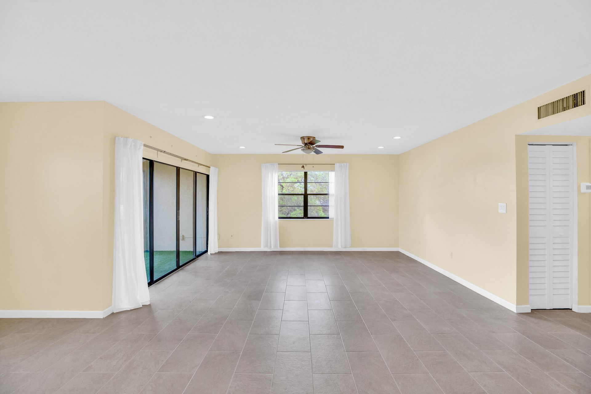 2050 Oleander Boulevard, Unit 5-301, Fort Pierce, FL 34950 Photo