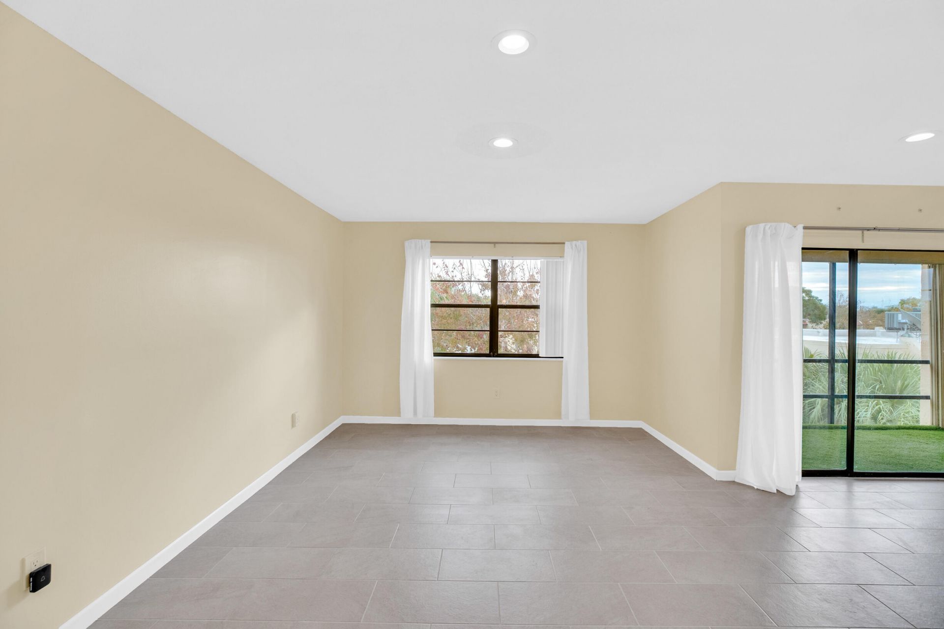 2050 Oleander Boulevard, Unit 5-301, Fort Pierce, FL 34950 Photo