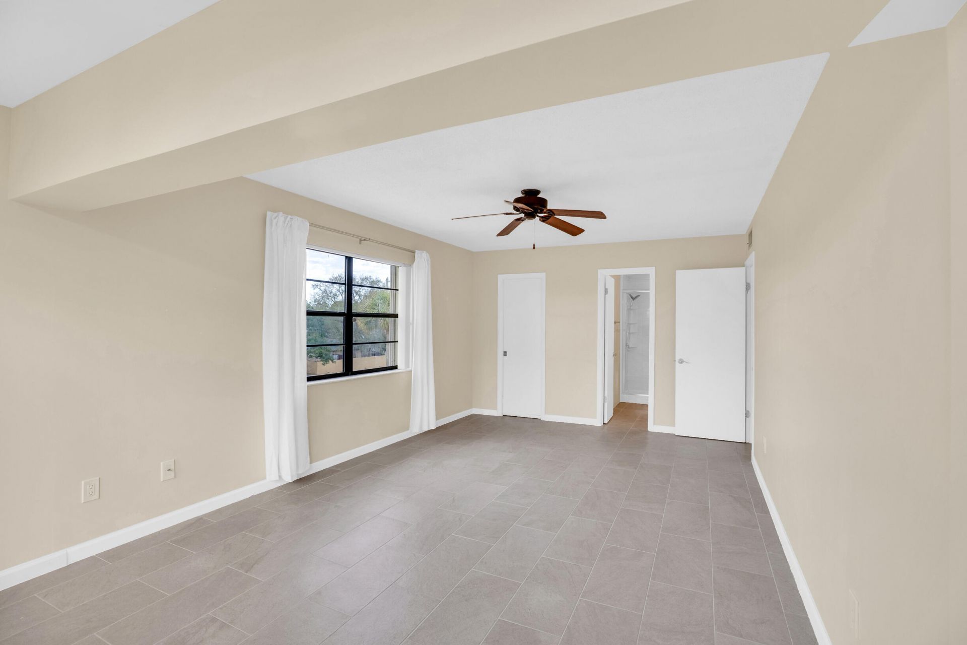 2050 Oleander Boulevard, Unit 5-301, Fort Pierce, FL 34950 Photo