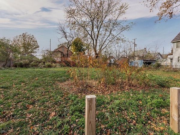 1274 E 134th Street, East Cleveland, OH 44112