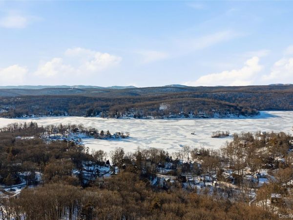 37 Saw Mill Road, Putnam Valley, NY 10579