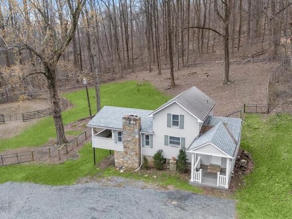 LOVETTSVILLE, VA 20180