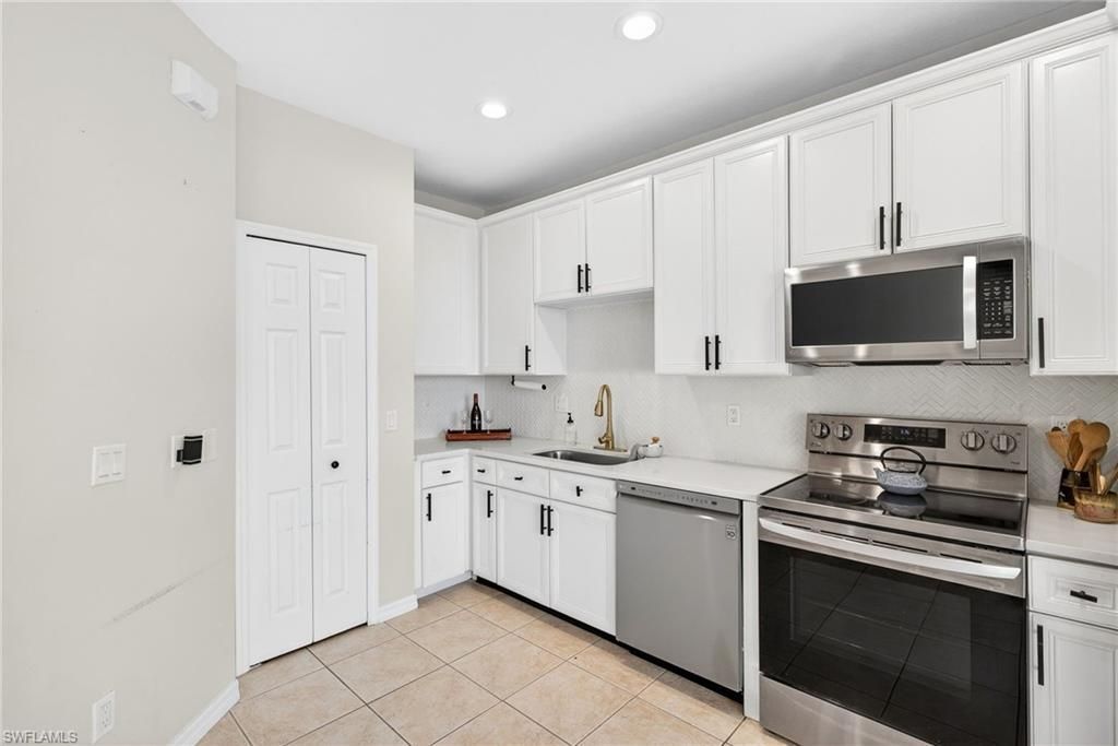 9530 Roundstone Cir, Fort Myers, FL 33967 Photo