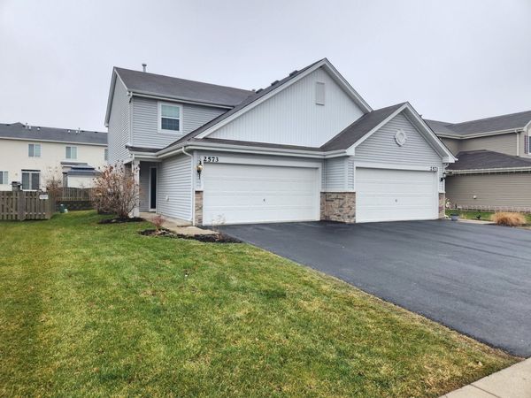 2573 Carlisle Lane, Hampshire, IL 60140