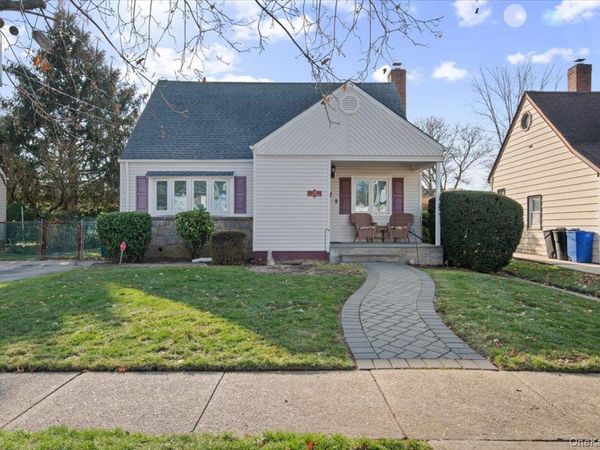 132 E Cherry Street, Floral Park, NY 11001