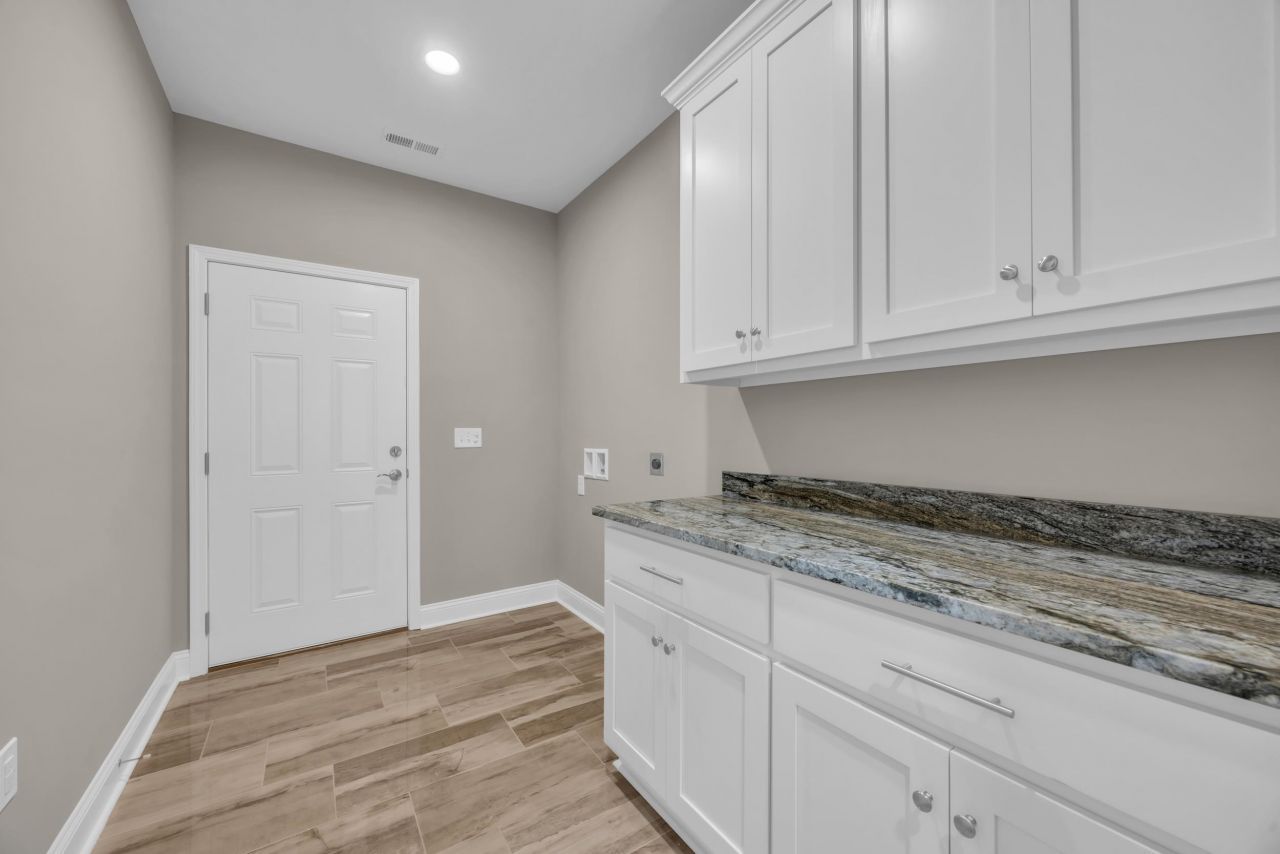 1151 Bear Lake Dr. Photo 17