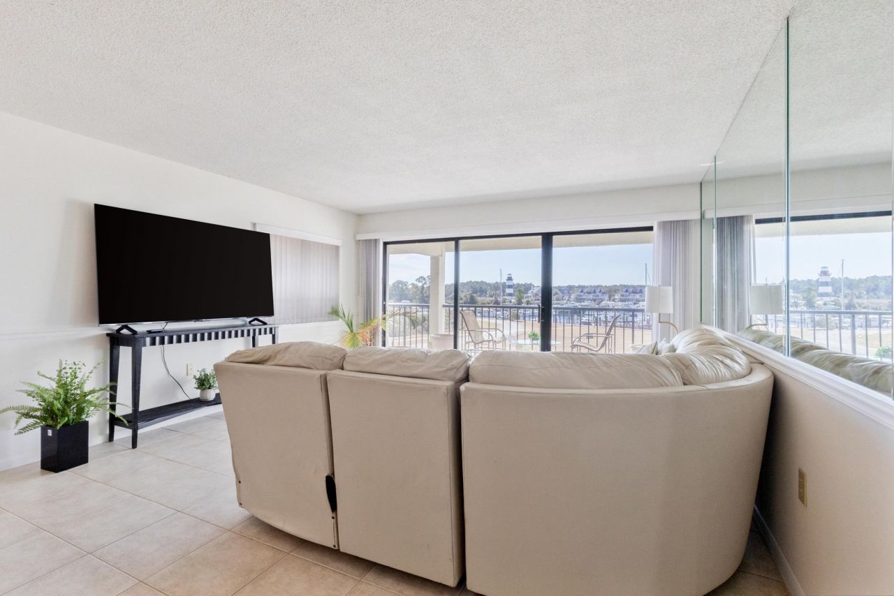 4390 Bimini Ct. Photo 11