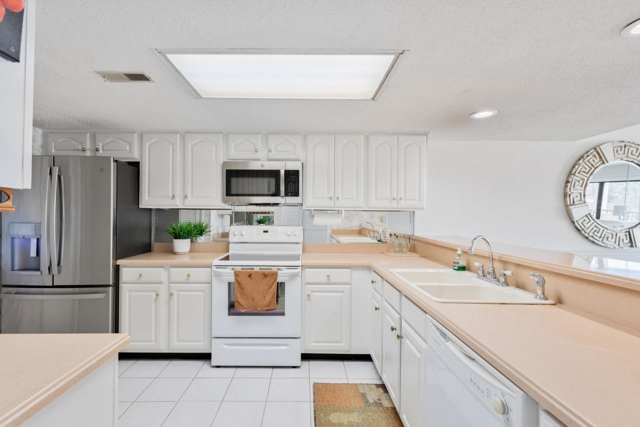 4390 Bimini Ct. Photo 4