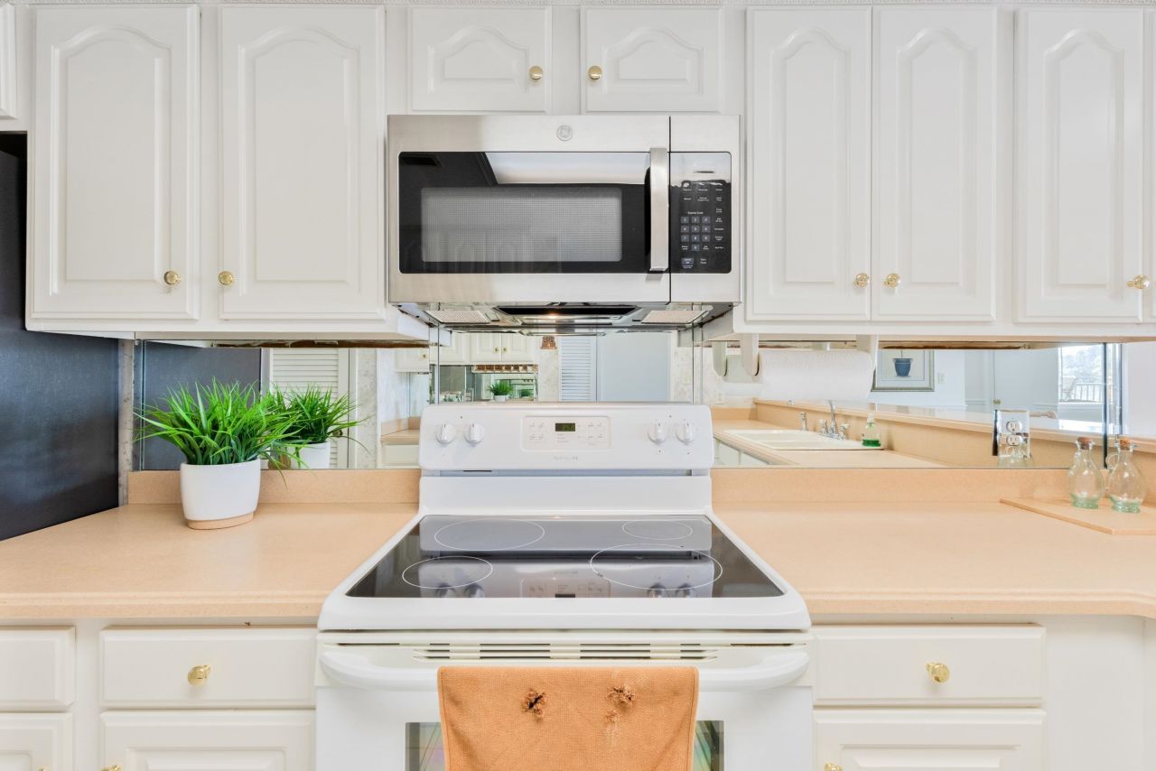 4390 Bimini Ct. Photo 6