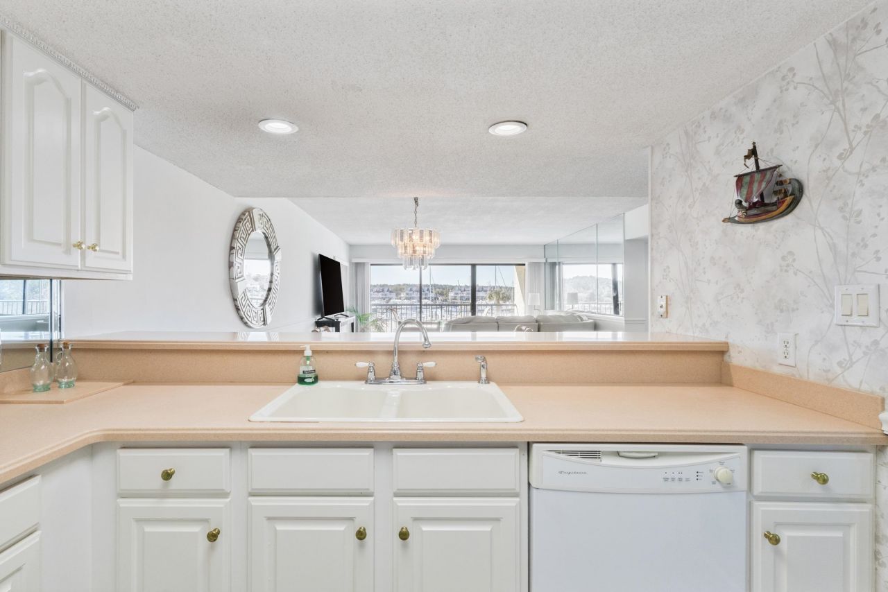 4390 Bimini Ct. Photo 7