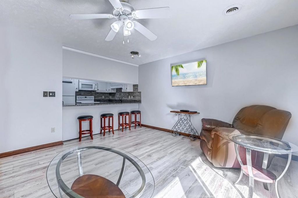 214 Maison Dr. Photo 8