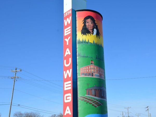 N2253 Main St, Weyauwega, WI 54983