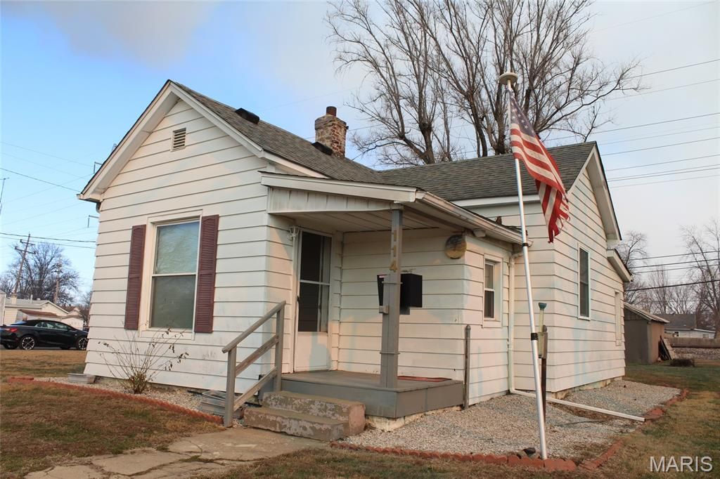 114 N Delmar Avenue, Hartford, IL 62048 Main Photo