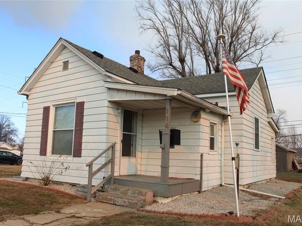 114 N Delmar Avenue, Hartford, IL 62048