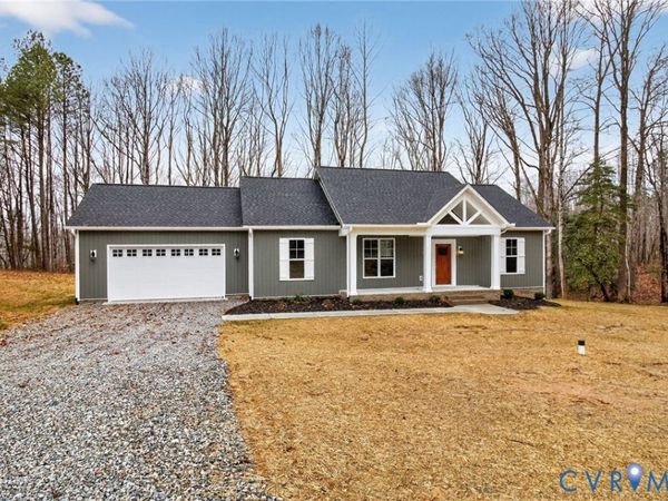 115 E Sunrise Drive, Warsaw, VA 22572