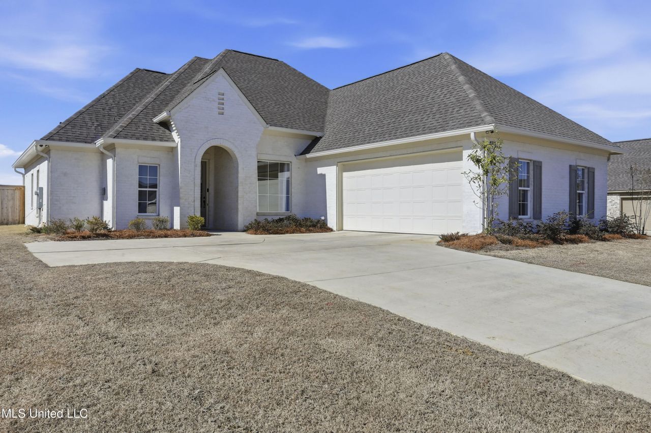 481 Aurora Circle, Canton, MS 39046 Main Photo