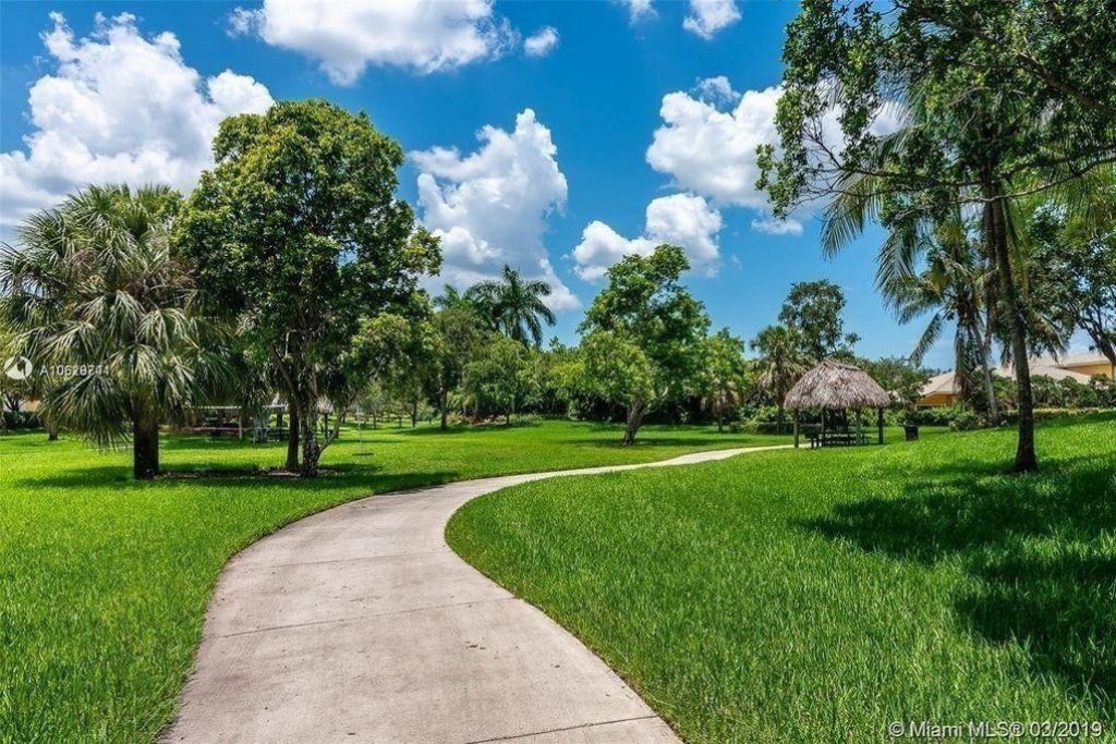 4360 Dogwood Circle, Weston, FL 33331 Photo