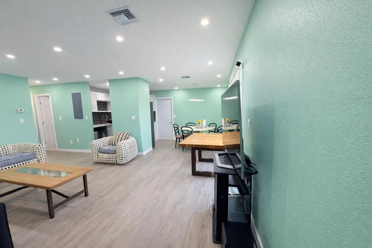 1381 W 1st Street, Riviera Beach, FL 33404 Photo