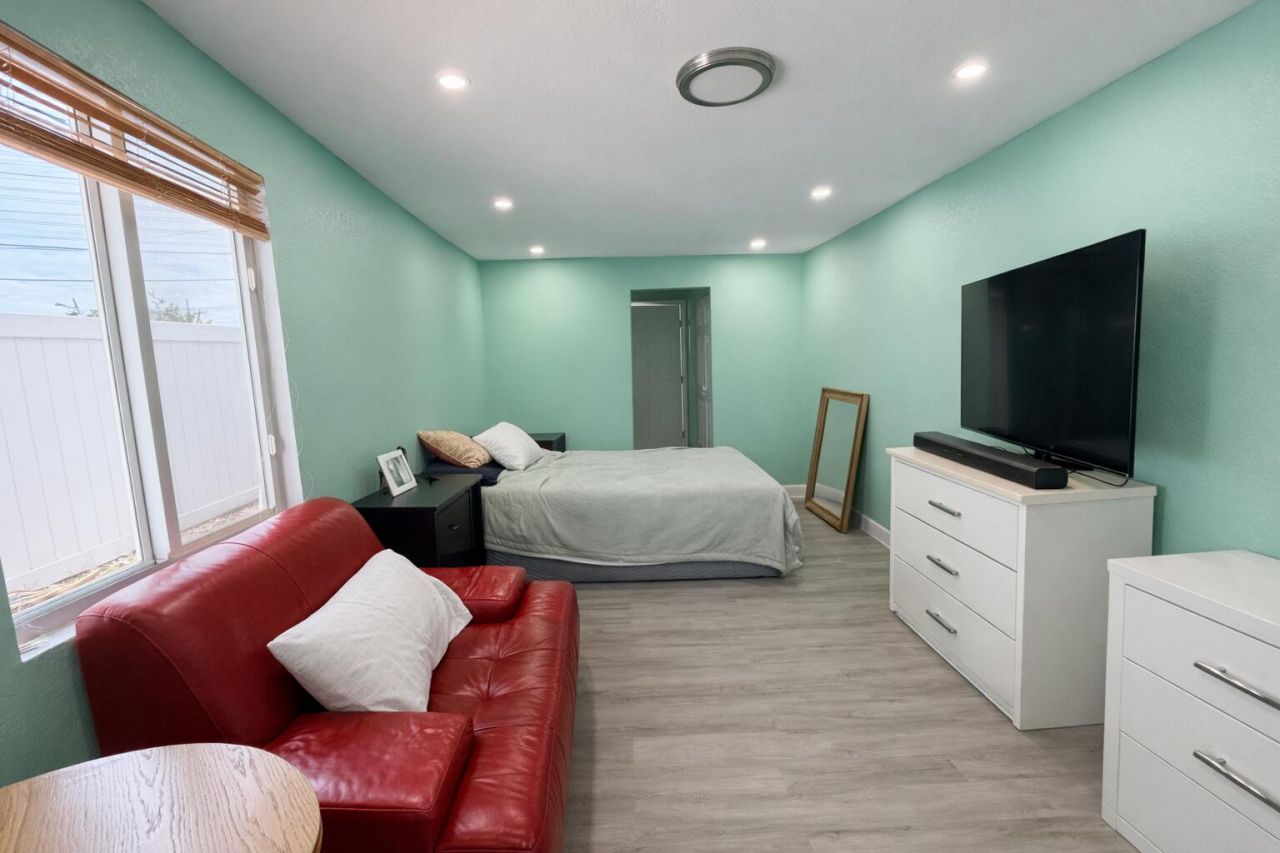 1381 W 1st Street, Riviera Beach, FL 33404 Photo