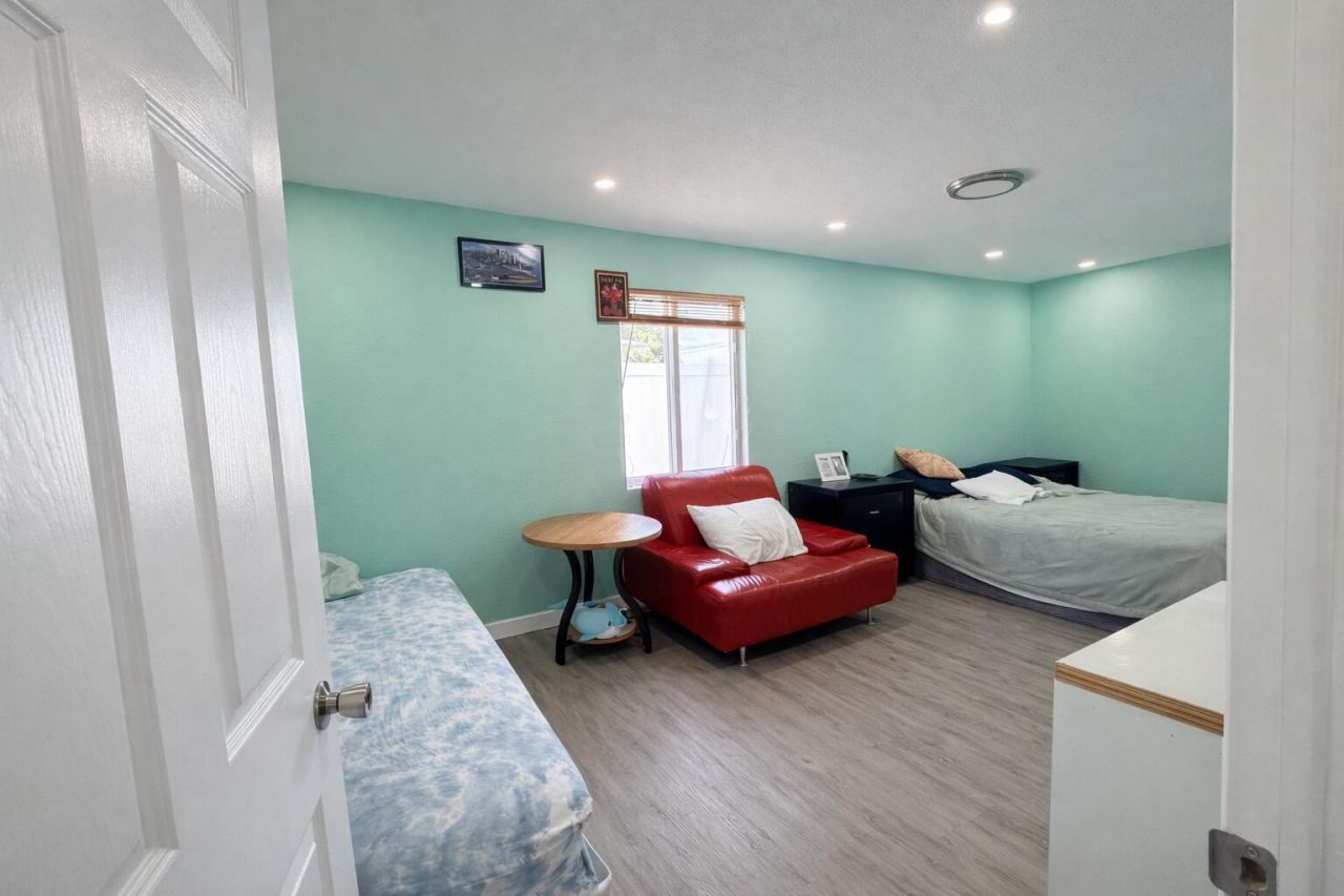 1381 W 1st Street, Riviera Beach, FL 33404 Photo