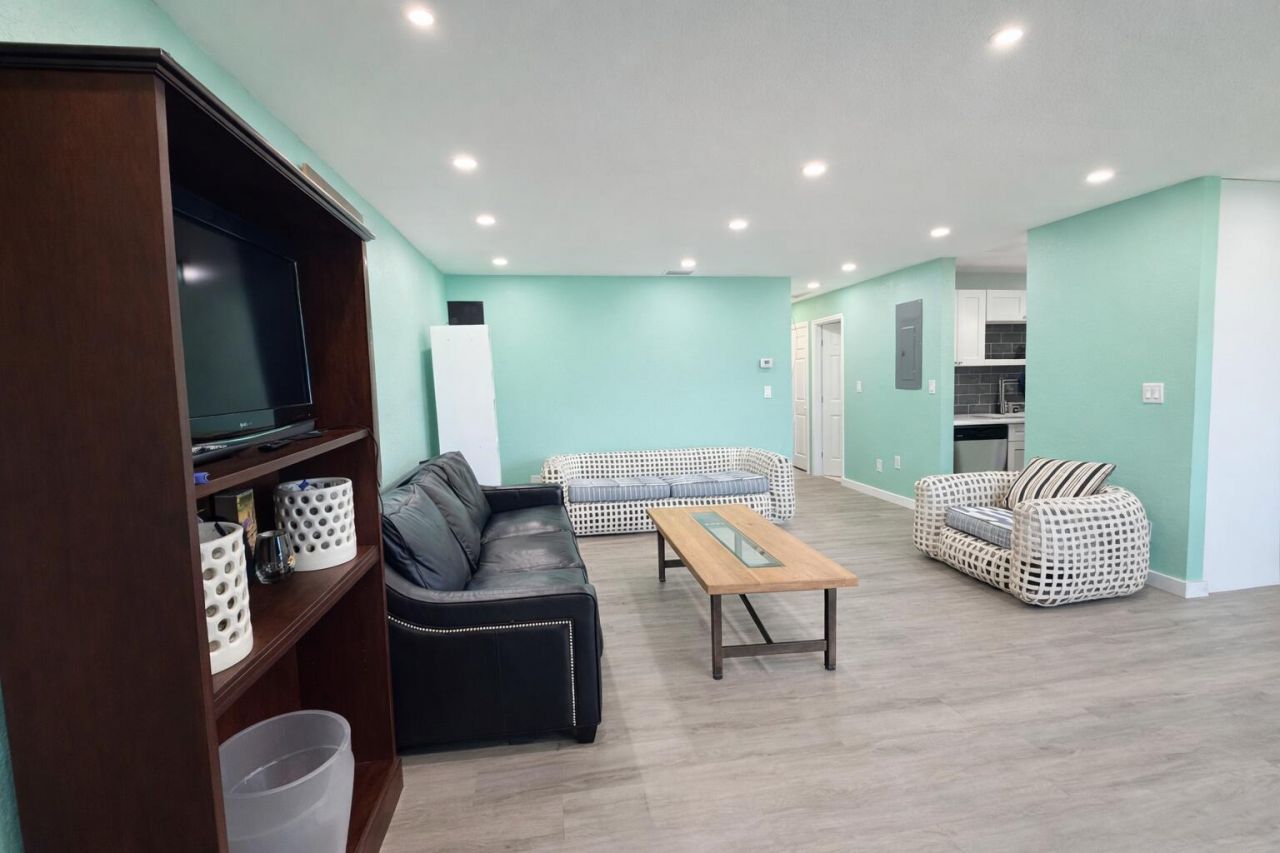 1381 W 1st Street, Riviera Beach, FL 33404 Photo