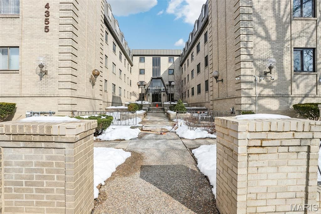 4355 Maryland Avenue, Unit 401, Saint Louis, MO 63108 Main Photo