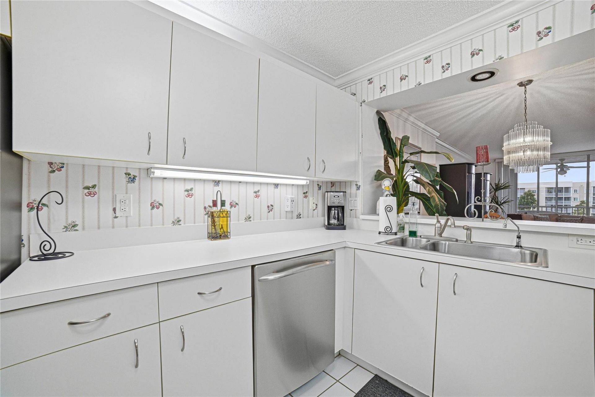 7770 Trent Drive, Unit 302, Fort Lauderdale, FL 33321 Photo