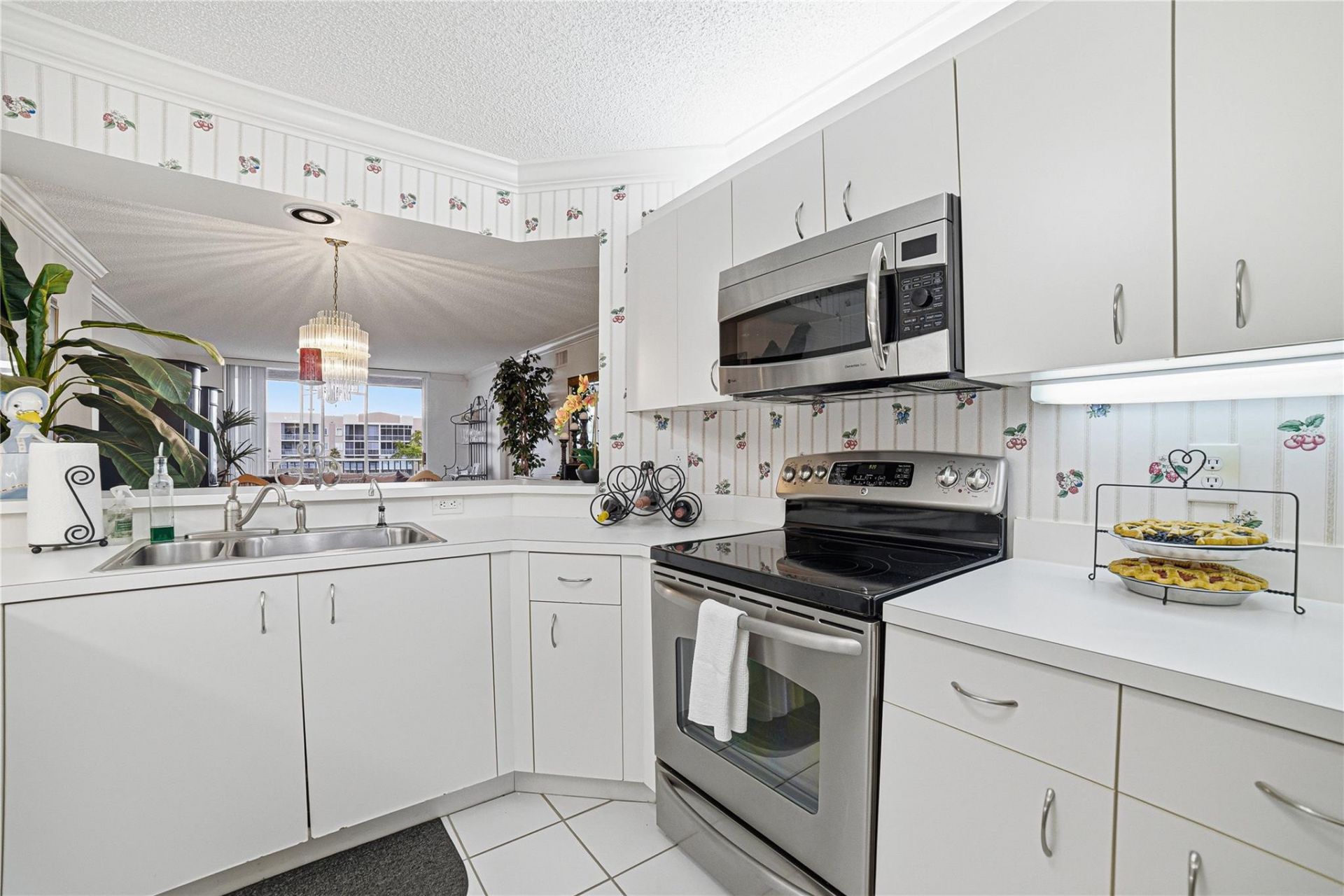 7770 Trent Drive, Unit 302, Fort Lauderdale, FL 33321 Photo