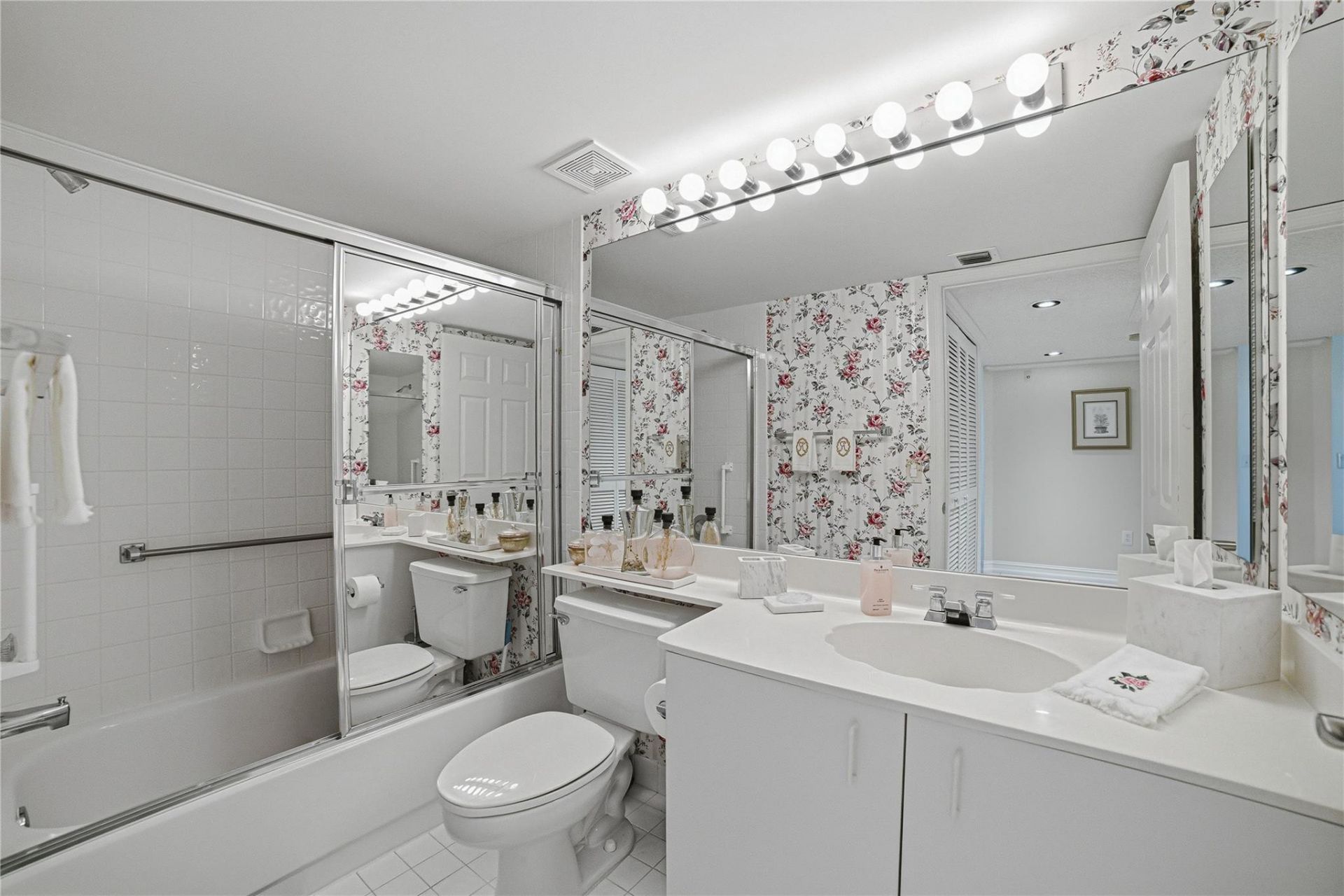 7770 Trent Drive, Unit 302, Fort Lauderdale, FL 33321 Photo