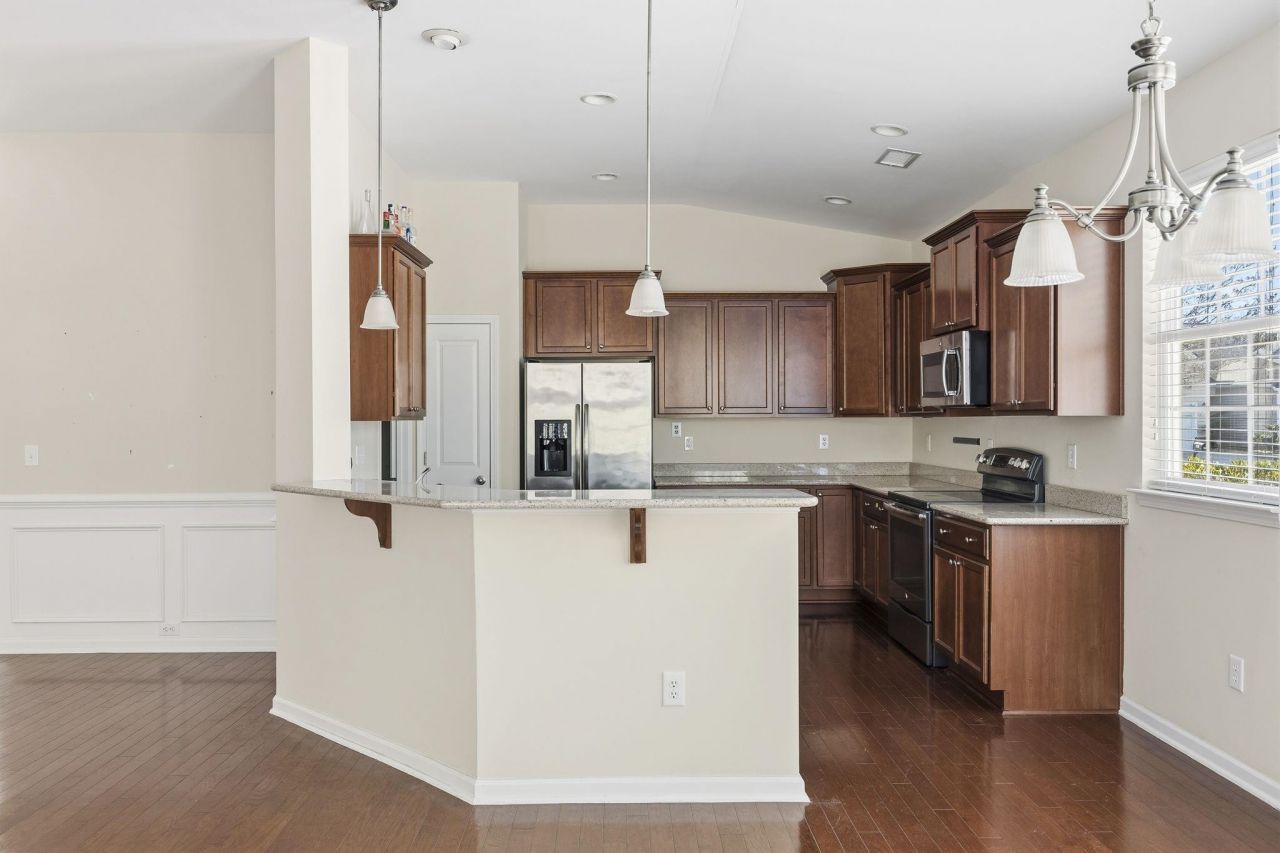 250 Carolina Crossing Blvd. Photo 11