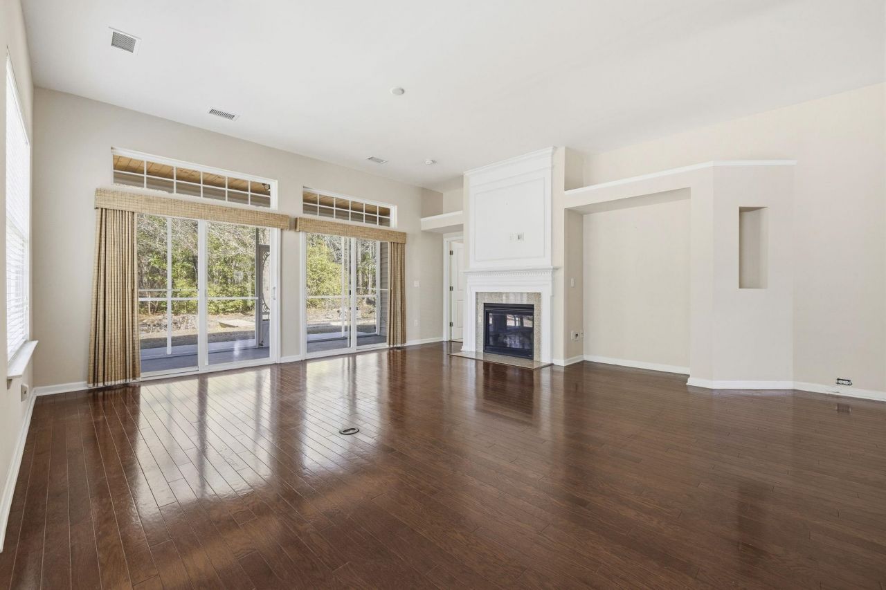 250 Carolina Crossing Blvd. Photo 5