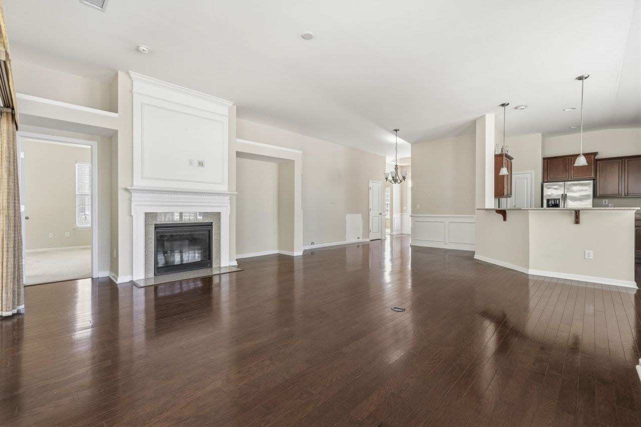 250 Carolina Crossing Blvd. Photo 7