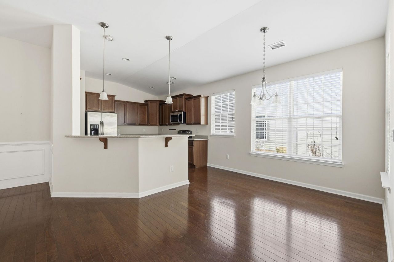 250 Carolina Crossing Blvd. Photo 9