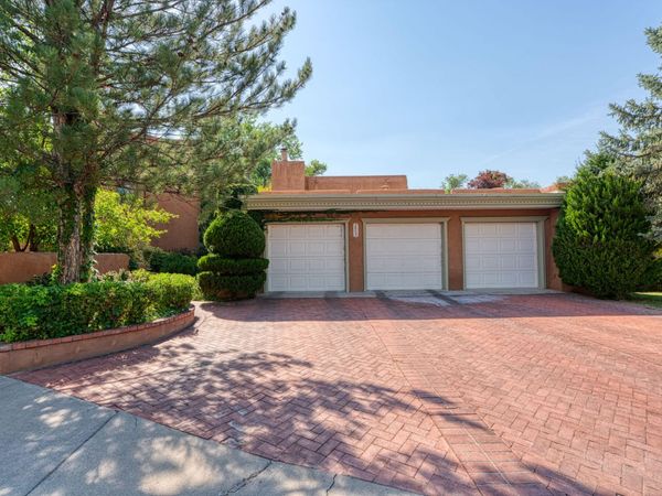 2809 Calle Del Rio NW, Albuquerque, NM 87104