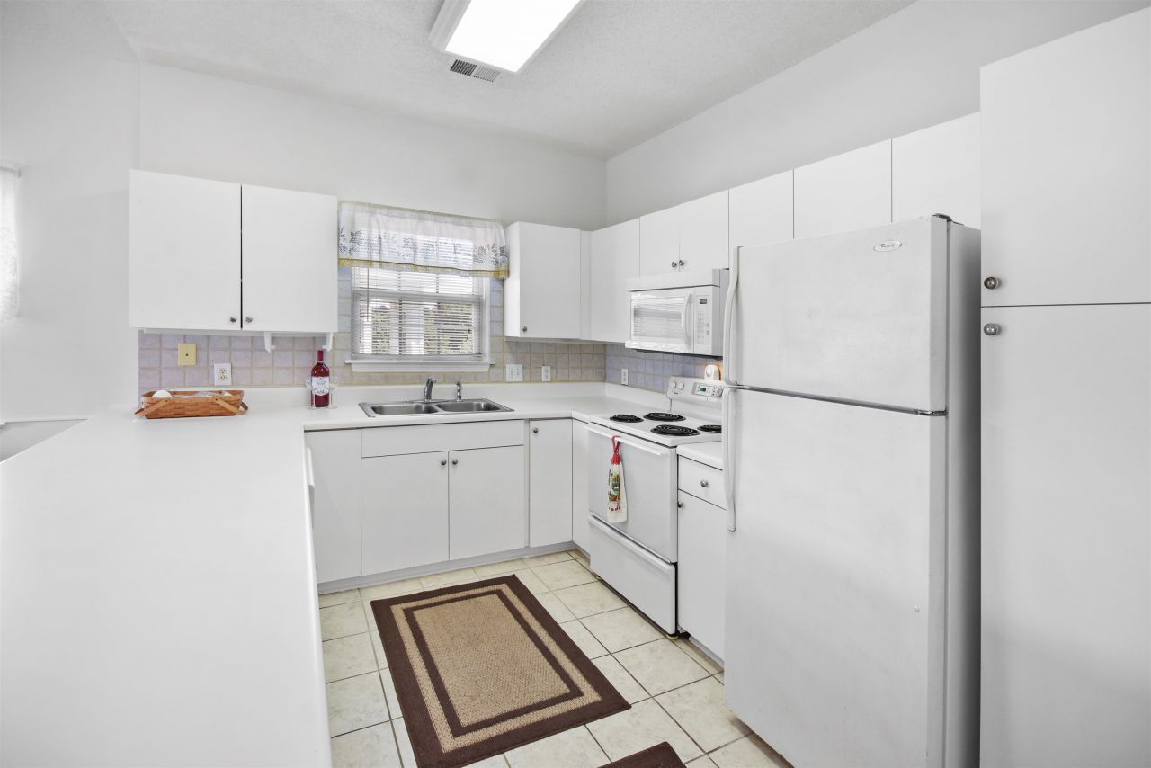 3923 Gladiola Ct. Photo 10