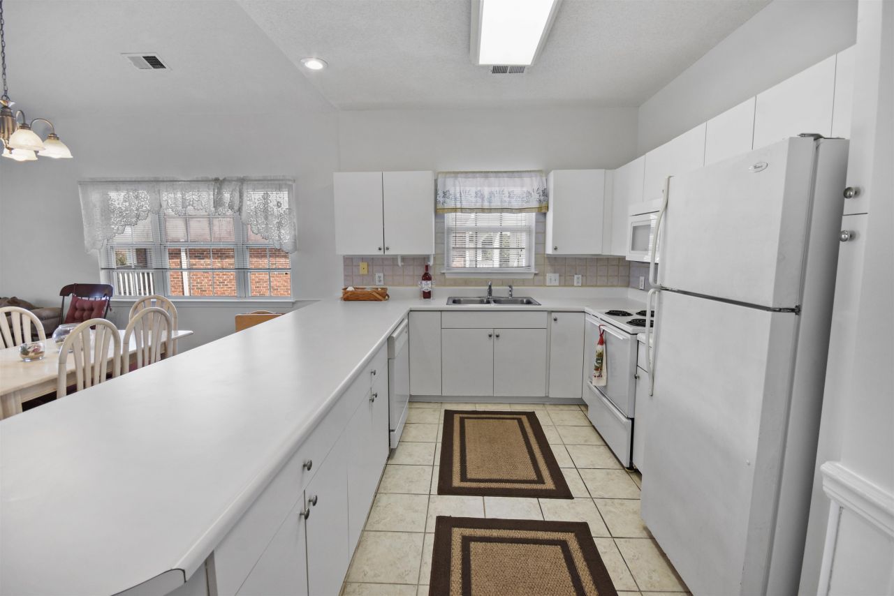 3923 Gladiola Ct. Photo 11