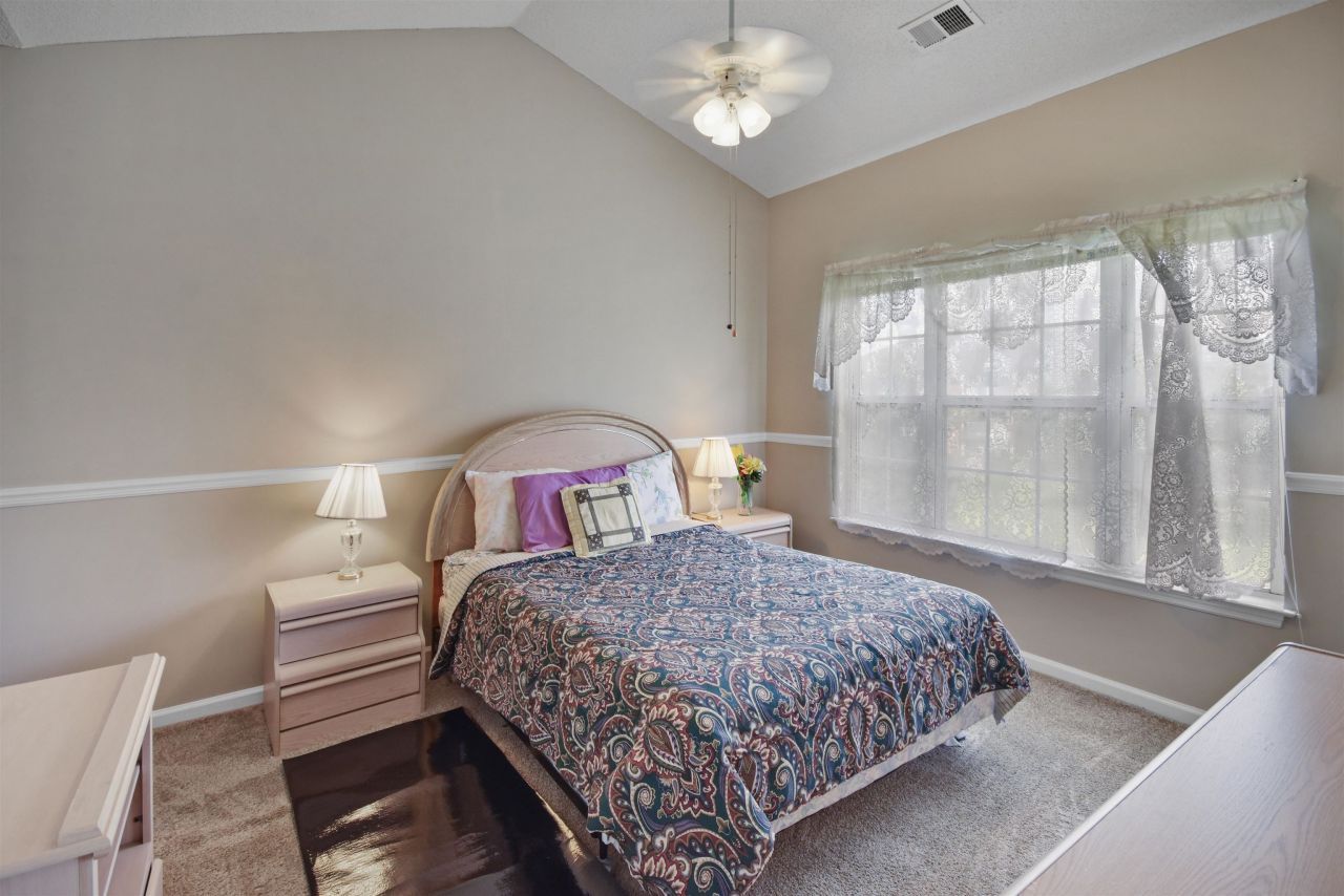 3923 Gladiola Ct. Photo 12