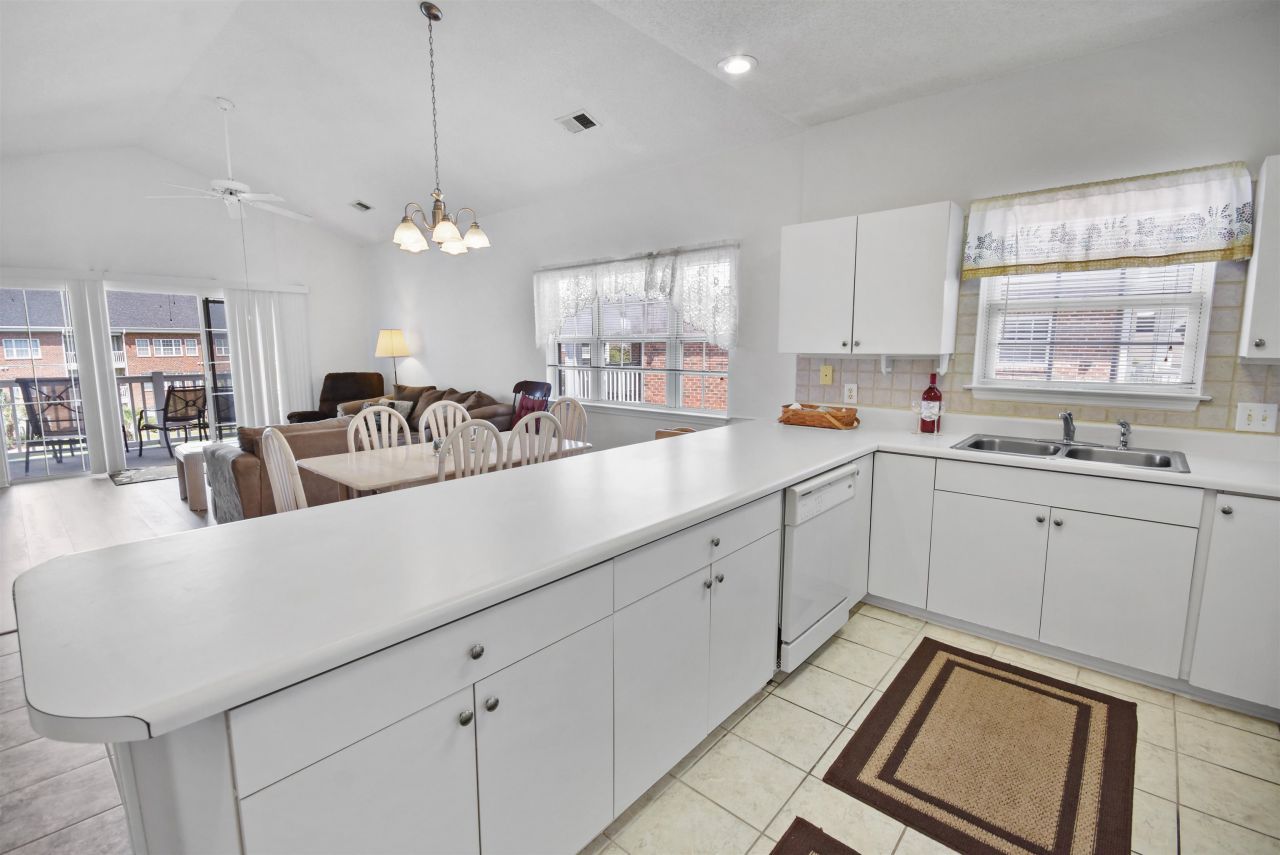 3923 Gladiola Ct. Photo 9