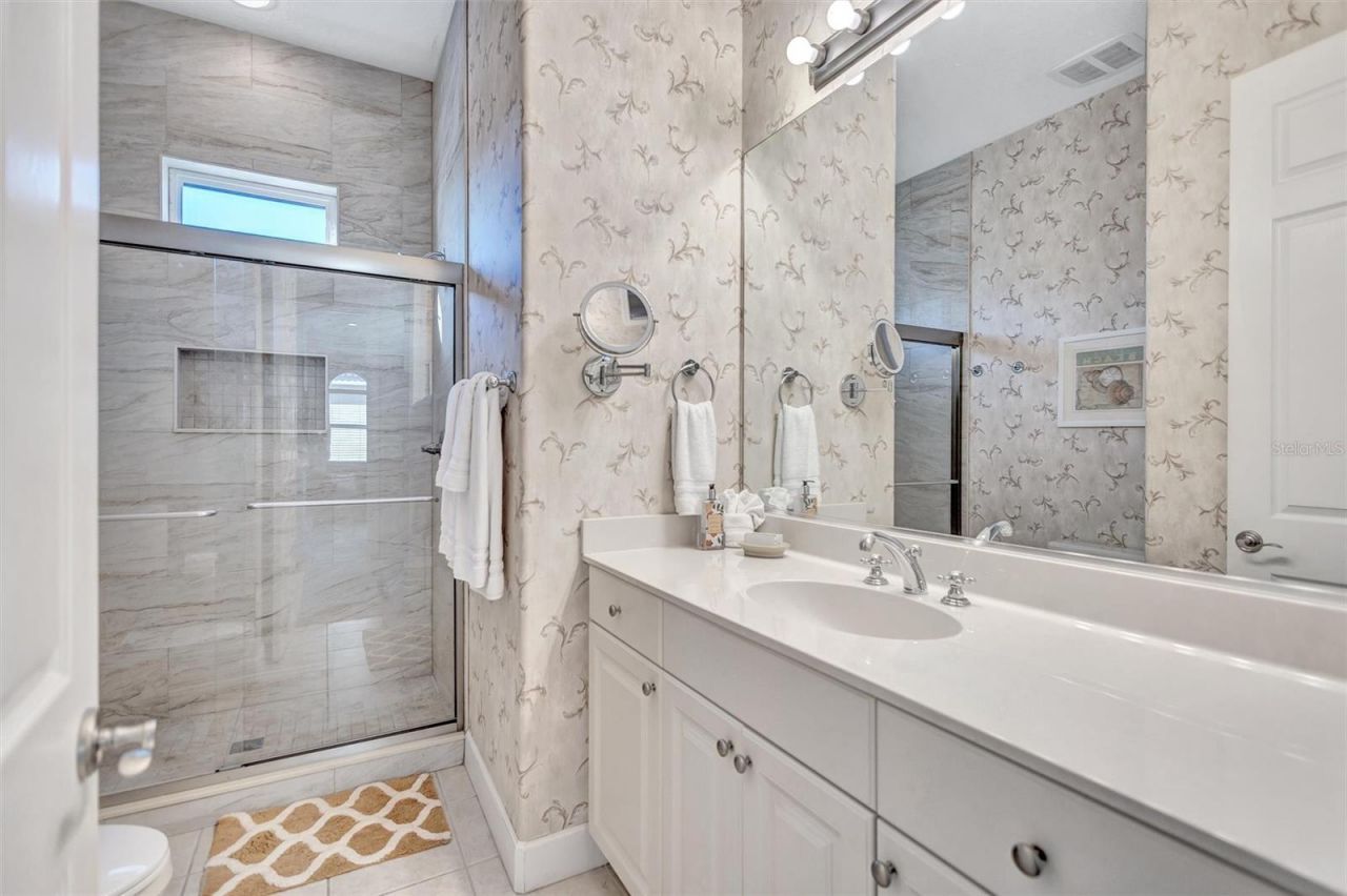 436 Canal Road, Unit A, Sarasota, FL 34242 Photo