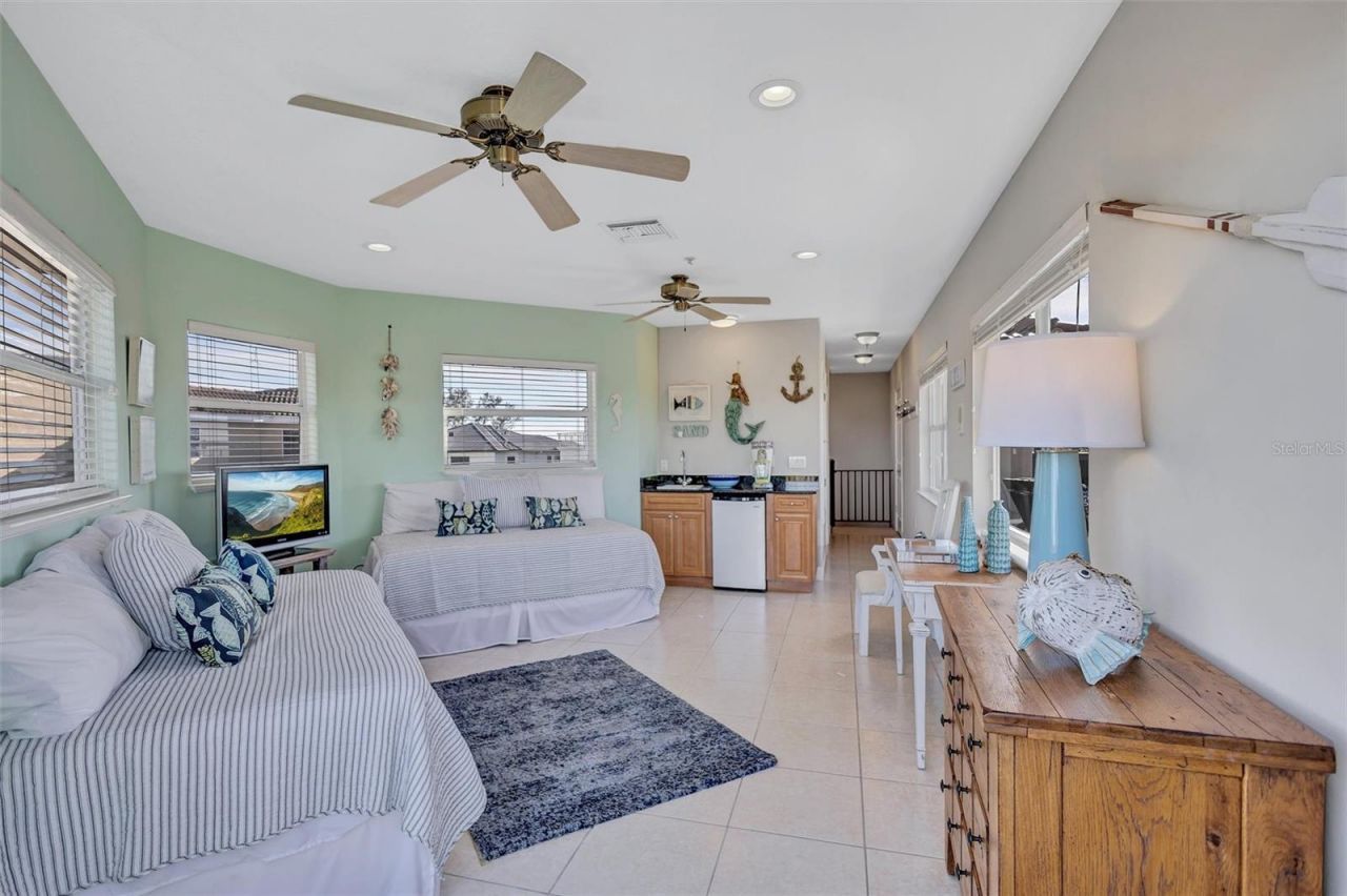 436 Canal Road, Unit A, Sarasota, FL 34242 Photo