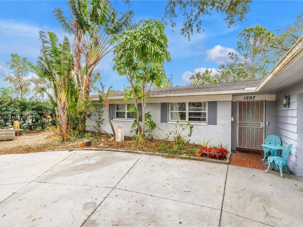 1297 EDEN ISLE BOULEVARD NE, ST PETERSBURG, FL 33702