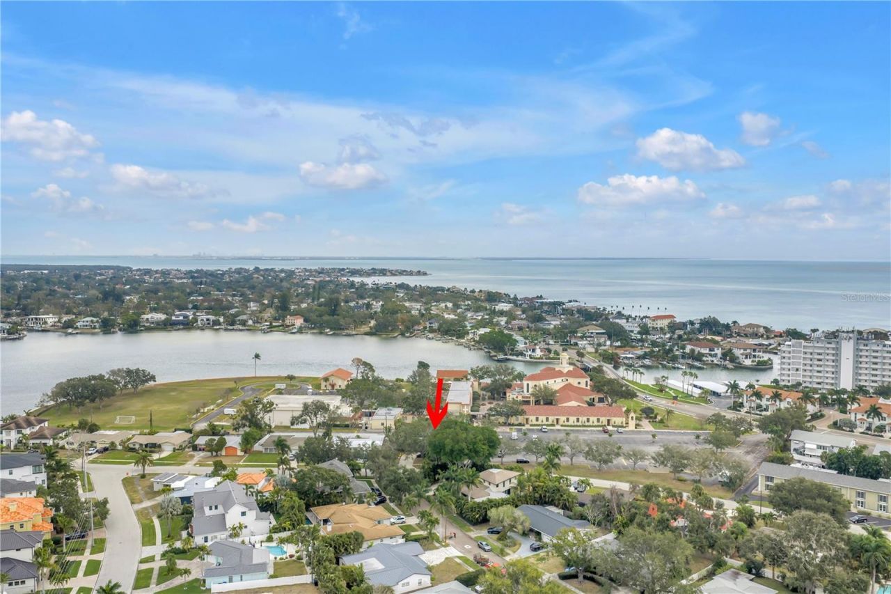1297 Eden Isle Boulevard Ne, Saint Petersburg, FL 33702 Photo