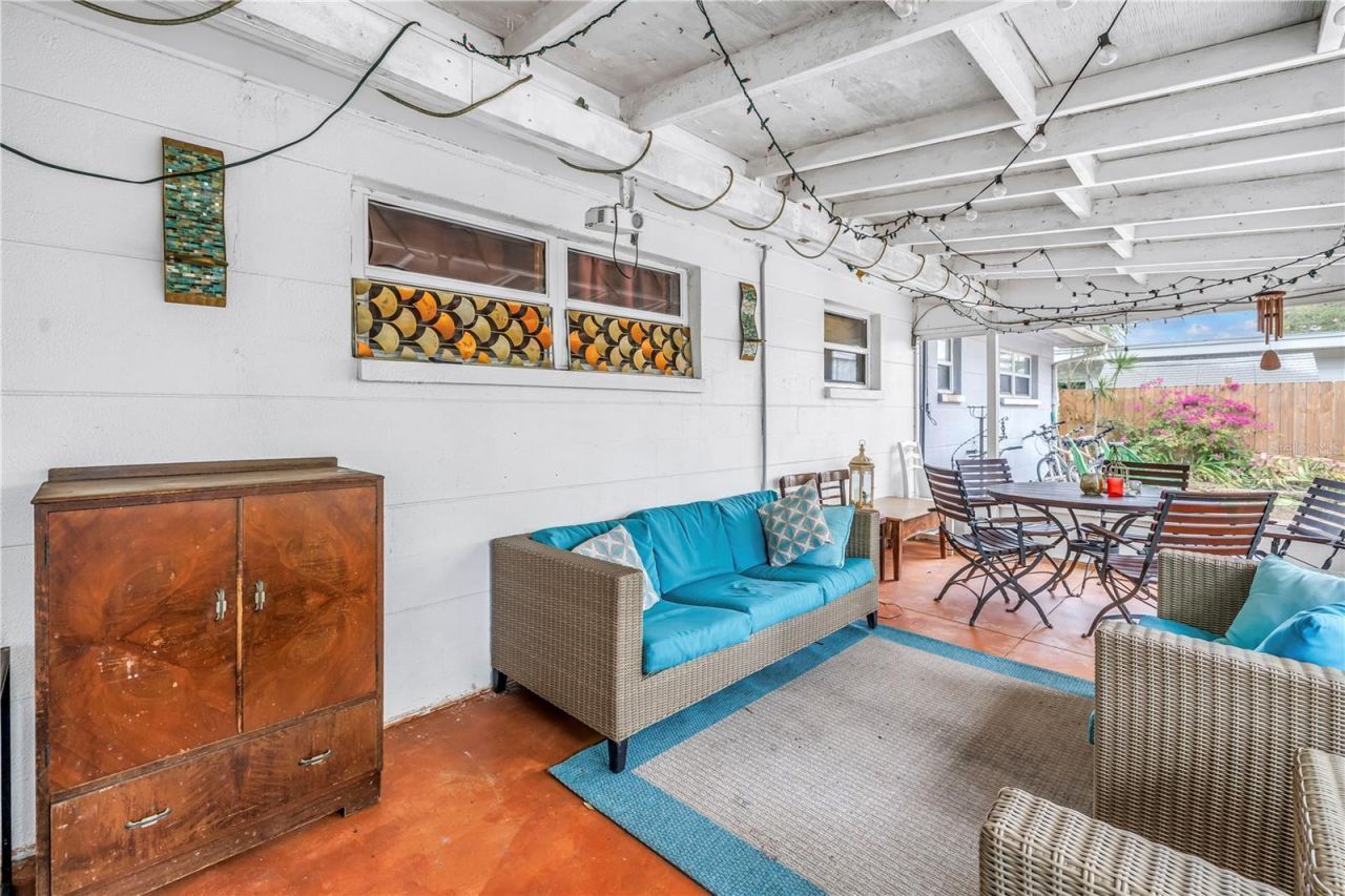 1297 Eden Isle Boulevard Ne, Saint Petersburg, FL 33702 Photo