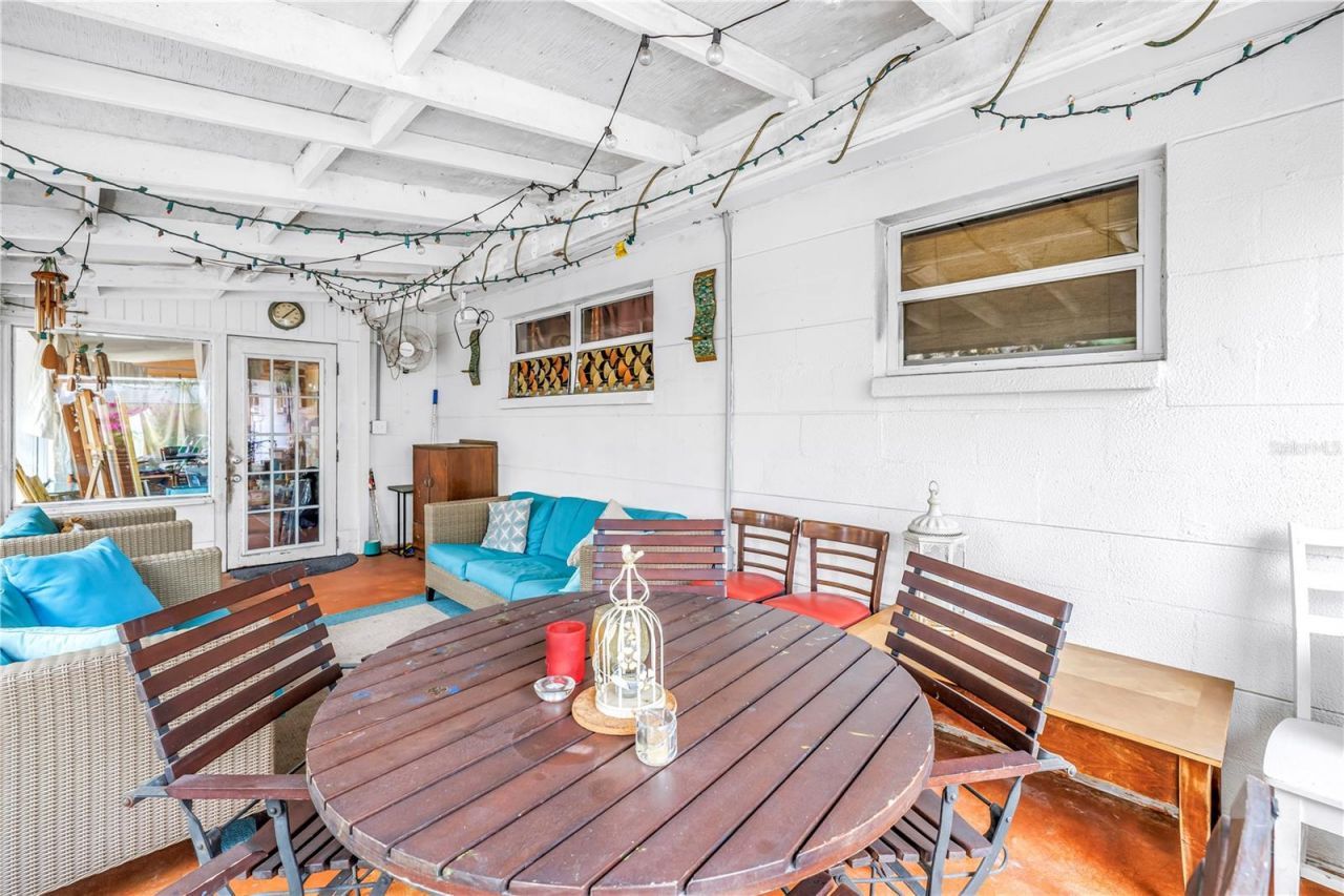 1297 Eden Isle Boulevard Ne, Saint Petersburg, FL 33702 Photo