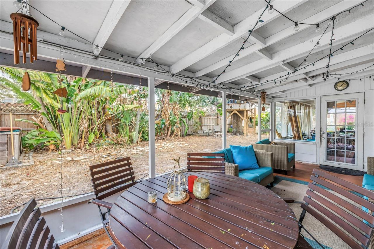 1297 Eden Isle Boulevard Ne, Saint Petersburg, FL 33702 Photo