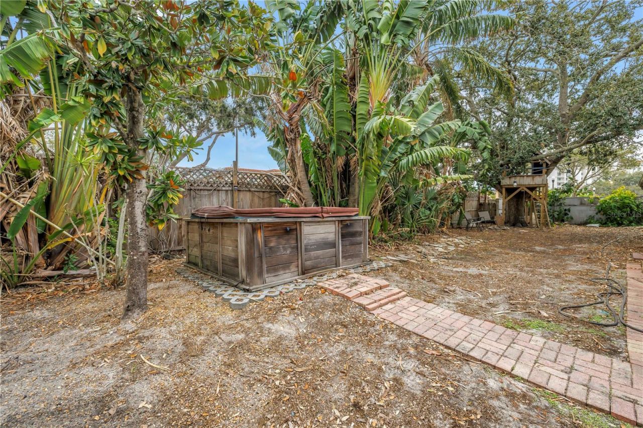 1297 Eden Isle Boulevard Ne, Saint Petersburg, FL 33702 Photo